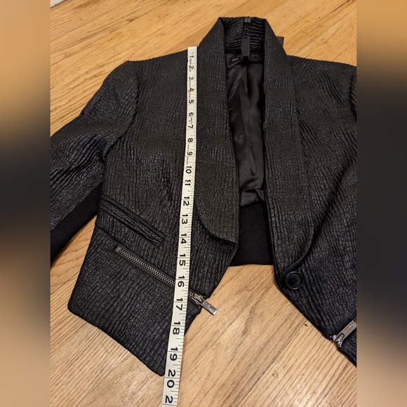 BCBG Crop Blazer puffed 3D shimmery fabric fun side zippers - Picture 13 of 13